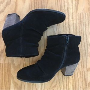 Sketchers Black Suede Booties 7.5